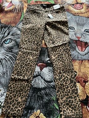Express Leopard Print Cat-Themed Pet Throw in Brown and Black